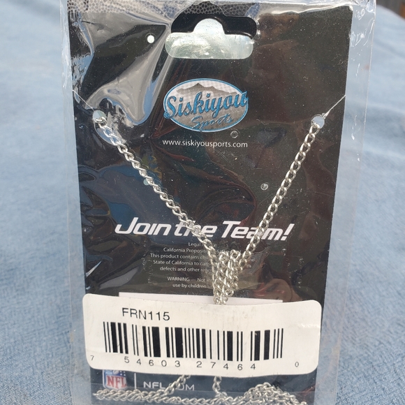 Green Bay Packer logo necklace - Picture 3 of 3